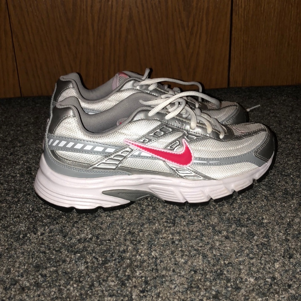 Nike tennis shoes